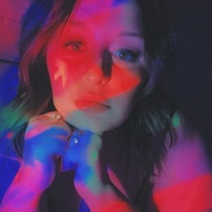 Meet your Posher, Cloe